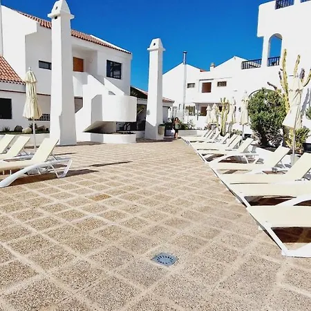 Garajonay 3 Bedrooms Apartment, Ocean&pool View Vakantiehuis *