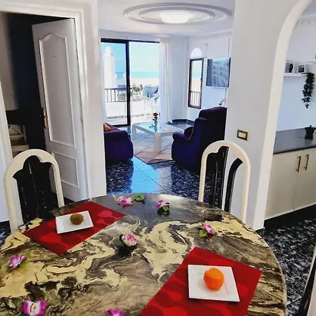 Garajonay 3 Bedrooms Apartment, Ocean & Pool View Holiday home