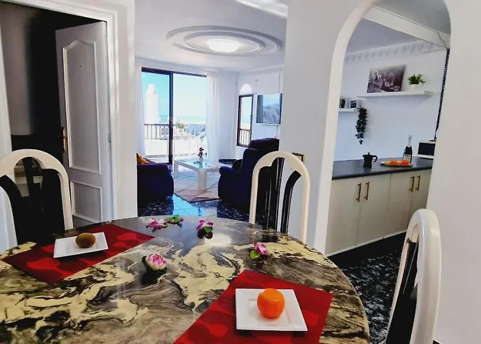 Garajonay 3 Bedrooms Apartment, Ocean & Pool View * Playa Feñabe