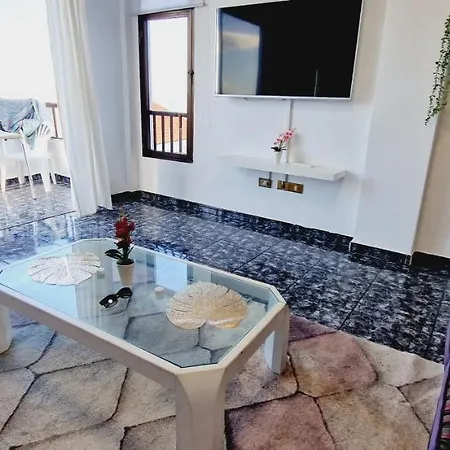 Garajonay 3 Bedrooms Apartment, Ocean & Pool View Vakantiehuis Playa Feñabe