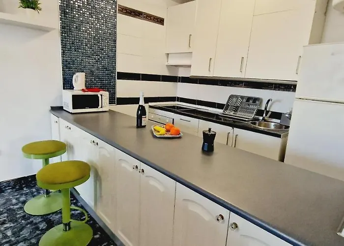 Garajonay 3 Bedrooms Apartment, Ocean & Pool View Semesterbostad