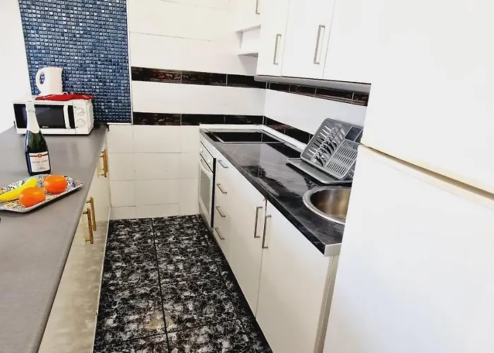 Semesterbostad Garajonay 3 Bedrooms Apartment, Ocean & Pool View *