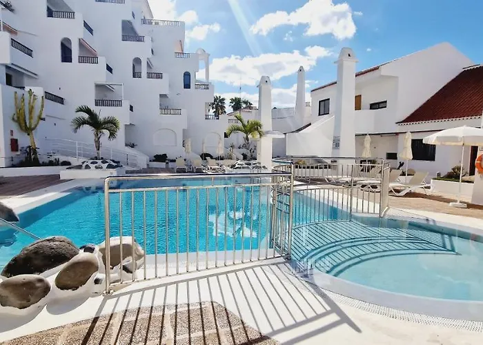 Hébergement de vacances Garajonay 3 Bedrooms Apartment, Ocean & Pool View Playa Feñabe